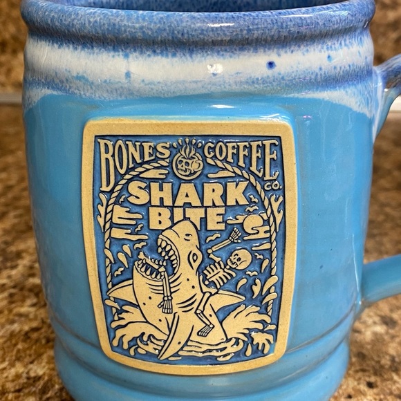 DENEEN POTTERY Other - LIMITED EDITION 2020 DENEEN POTTERY SHARK BITE HANDTHROWN MUG